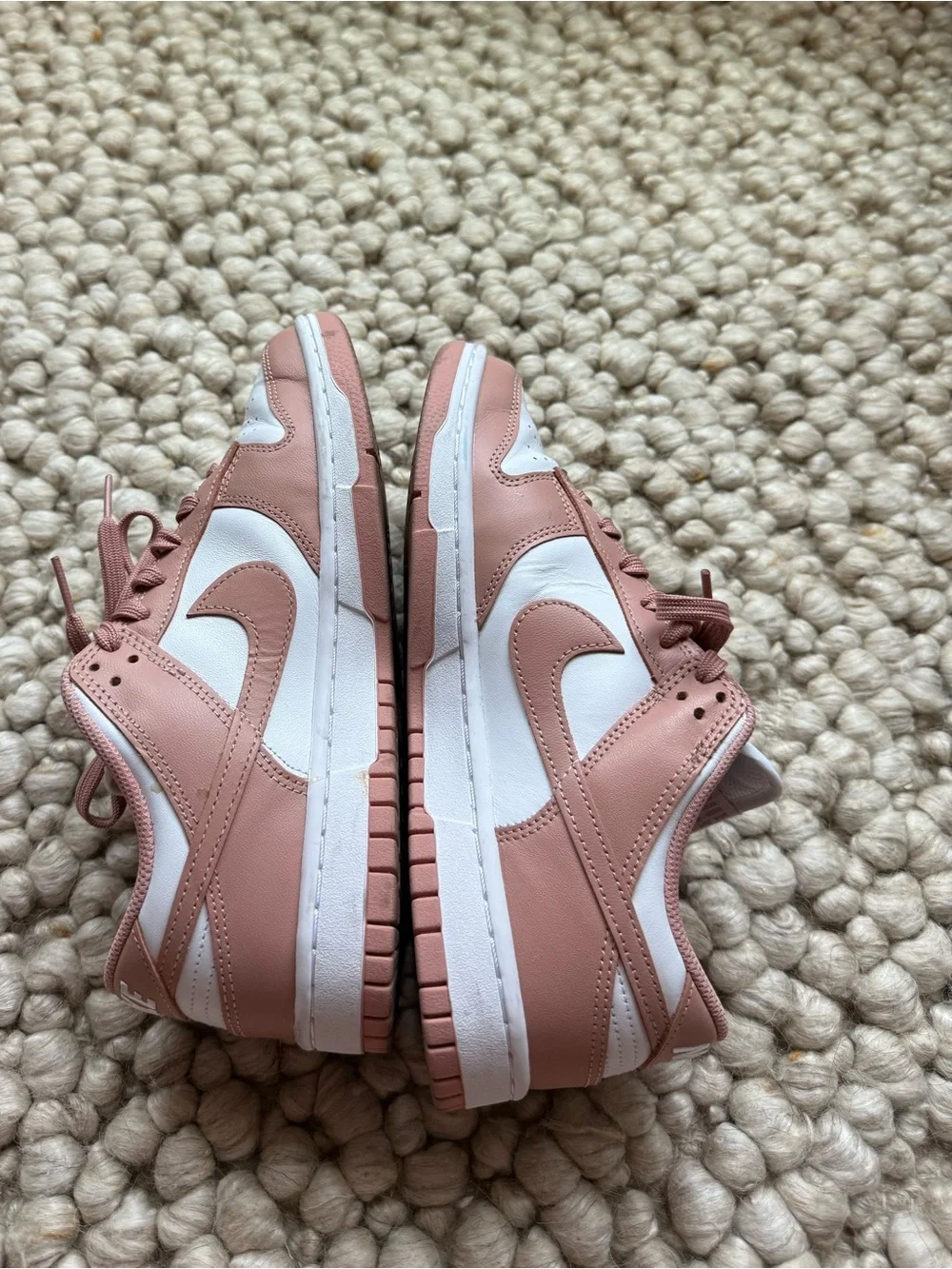 Nike Women’s dunk low Sneakers - 8.5 - Picture 3 of 7